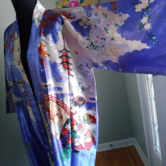 Kimono Style Japanese Robe - Picture 6 of 14